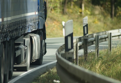 NOVINKY V DOPRAVNÍCH PŘEDPISECH – silniční pravidla v Česku a Polsku