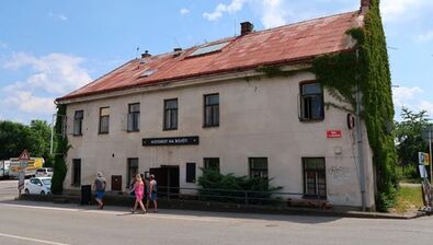 Motorest Na Bojišti,  Restaurace a pohostinství
