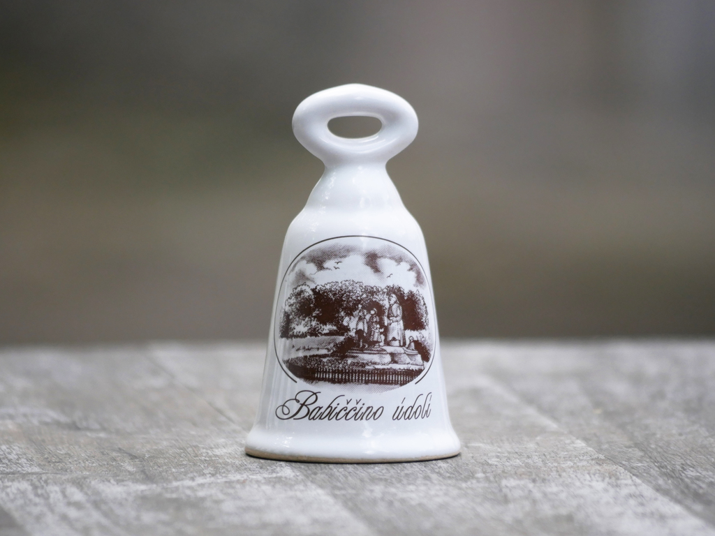 Pomník Babička s dětmi