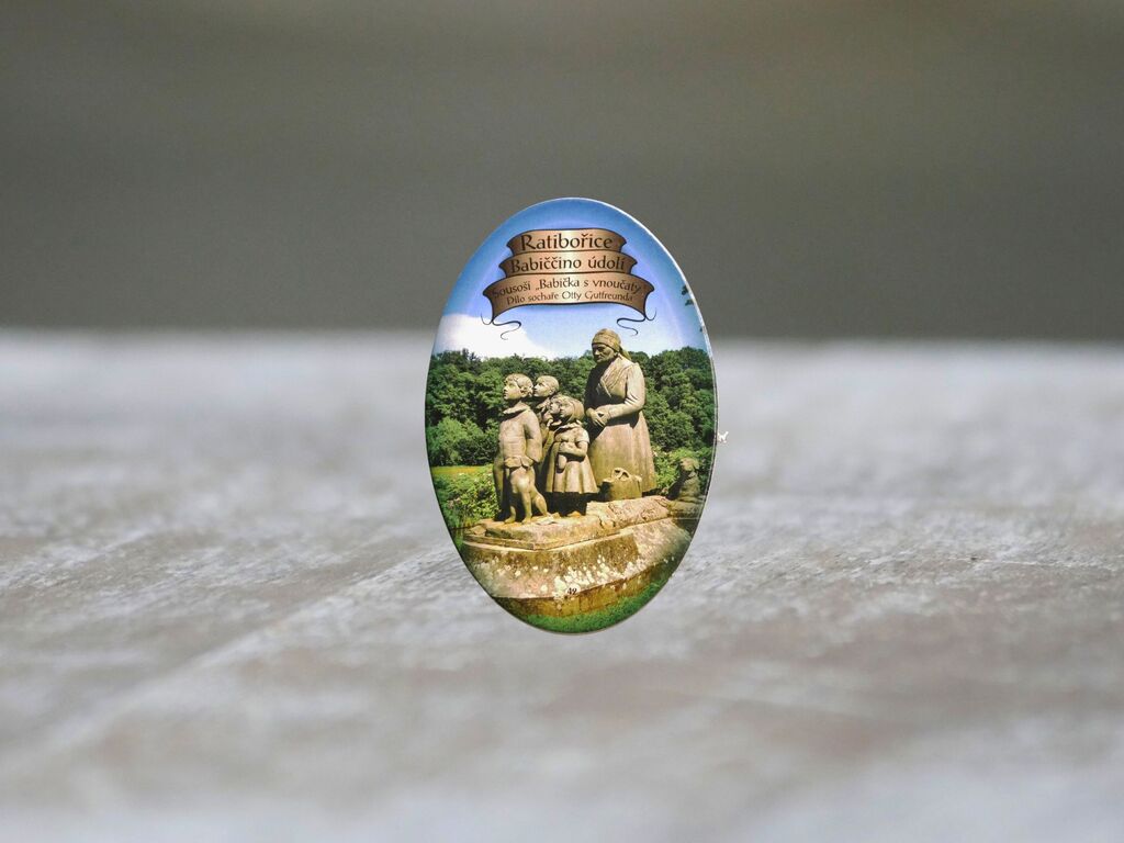 Magnet ovál- sousoší v Ratibořicích