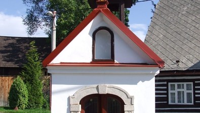 Kaplička na návsi