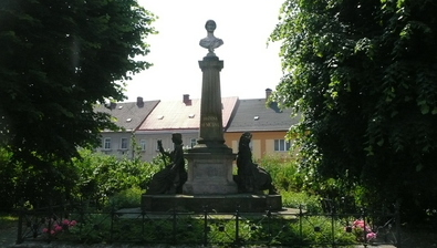 Pomník Boženy Němcové