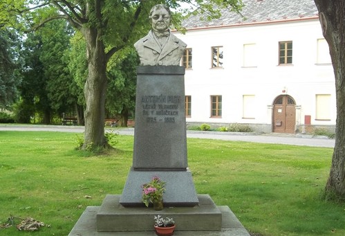 Busta Ranhojiče Antonína Picha