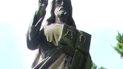 Socha muže s knihou